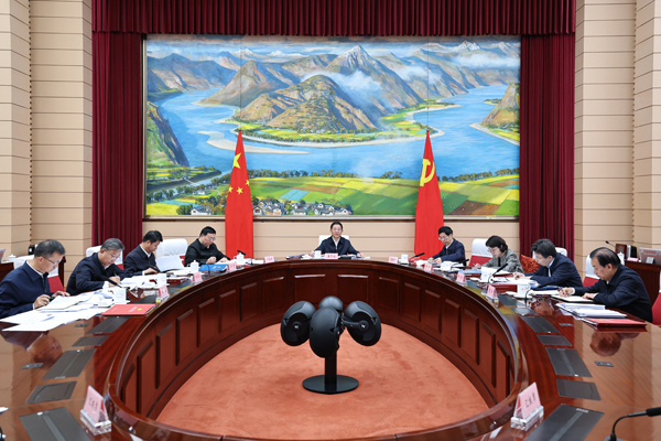 王予波主持召开省政府党组会议常务会议传达学习习近平总书记重要讲话重要指示精神研究经济运行工作，审议通过《云南省文化和旅游发展“十五五”规划》《云南省中医药振兴发展“十五五”规划》